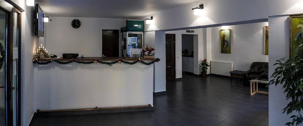 Hotel Dacor Orastie Ngoại thất bức ảnh