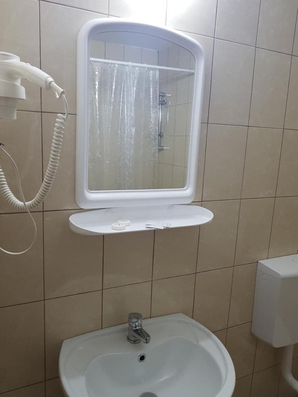 Hotel Dacor Orastie Ngoại thất bức ảnh